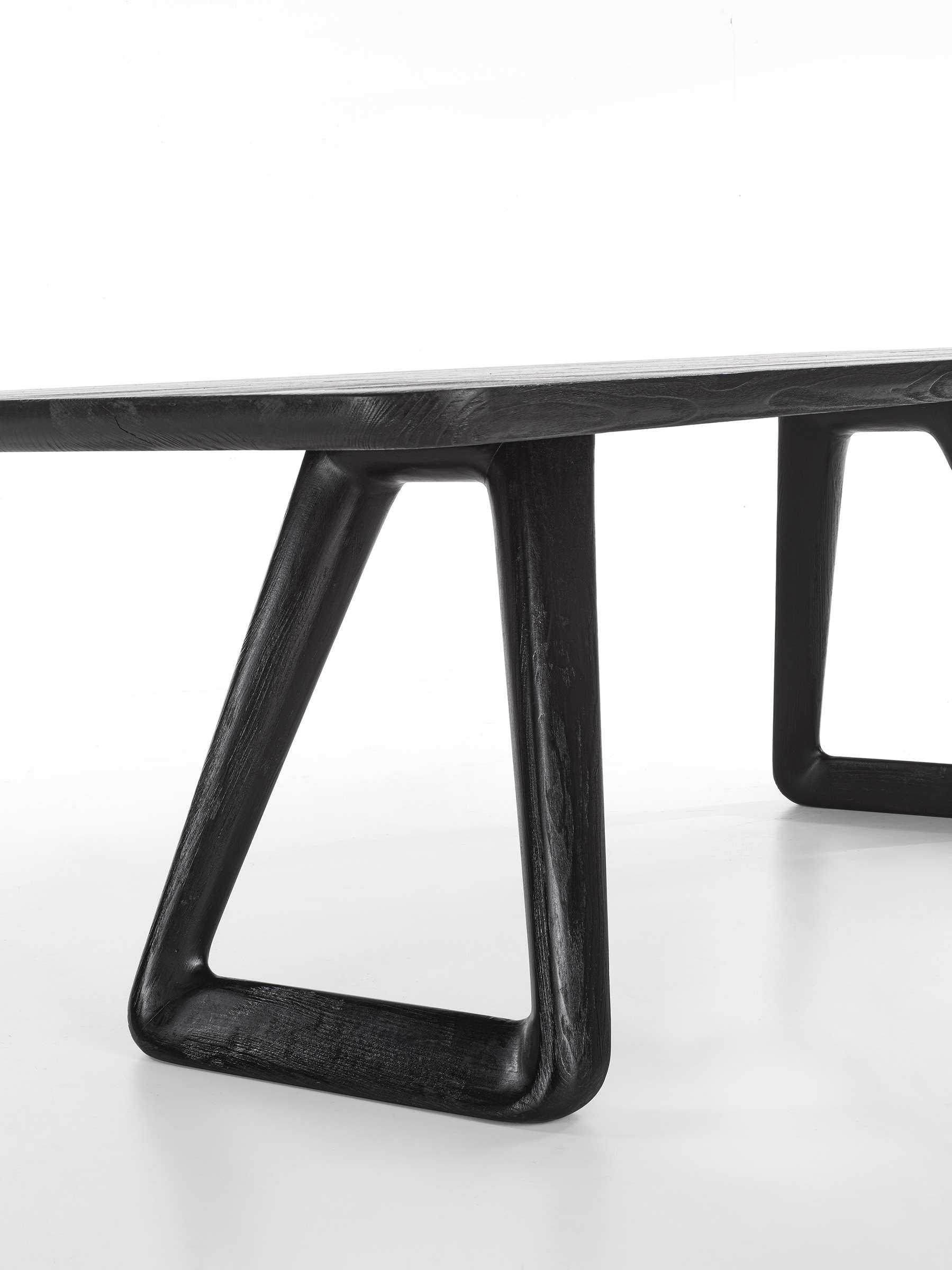 SOSPIRO TABLE Gallery 2