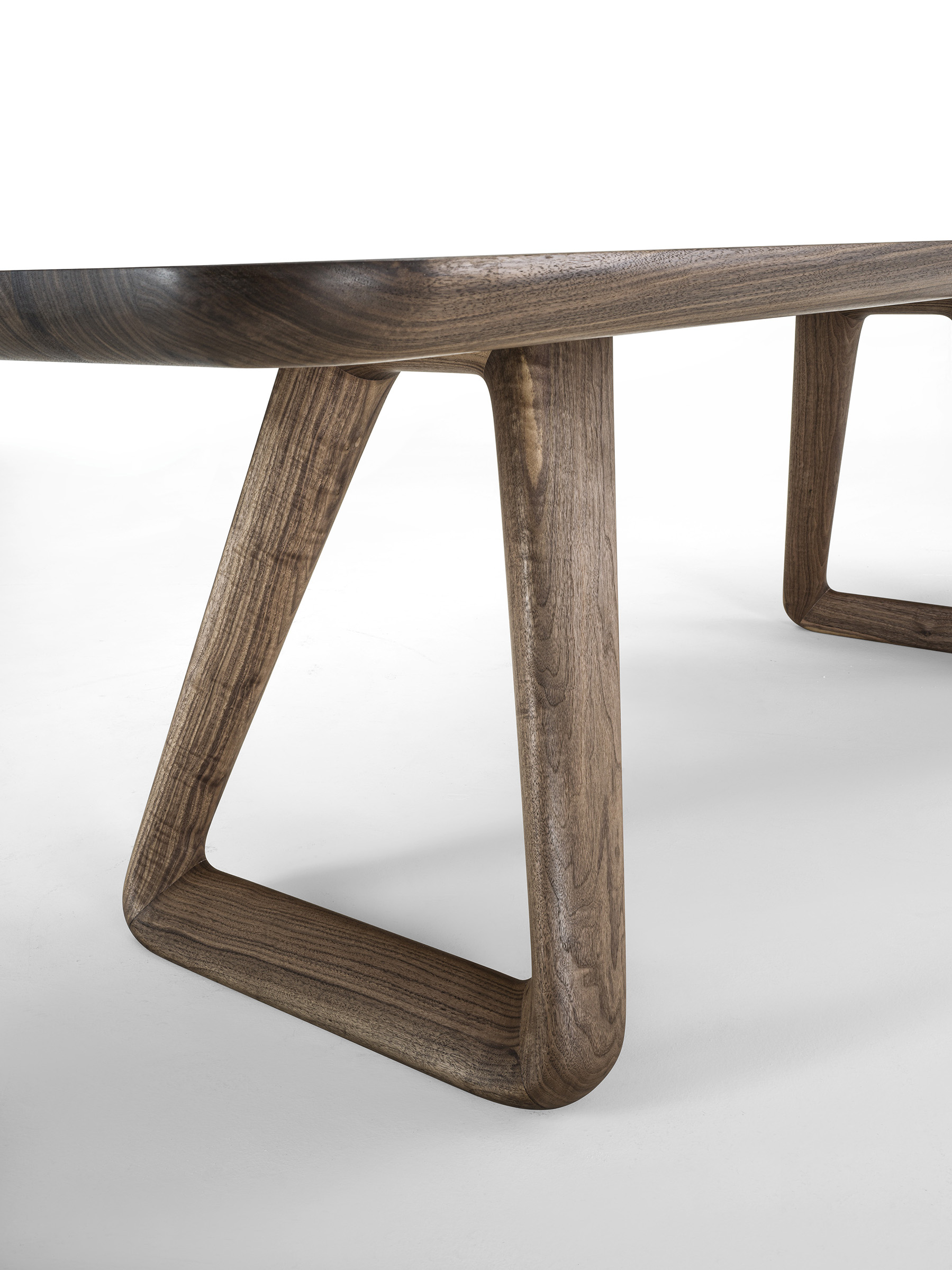 SOSPIRO TABLE Gallery 6