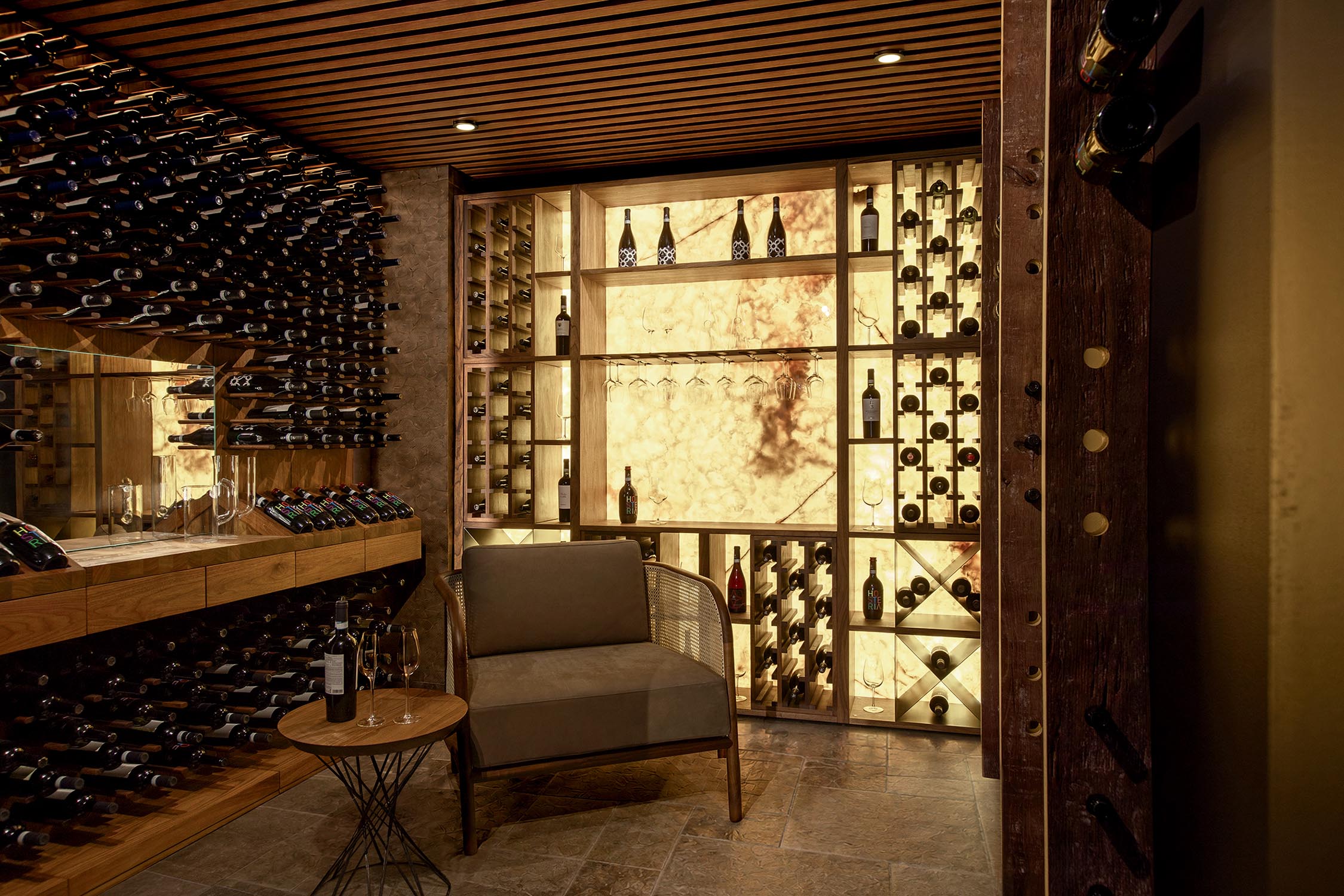 WINE WALLY Gallery 15