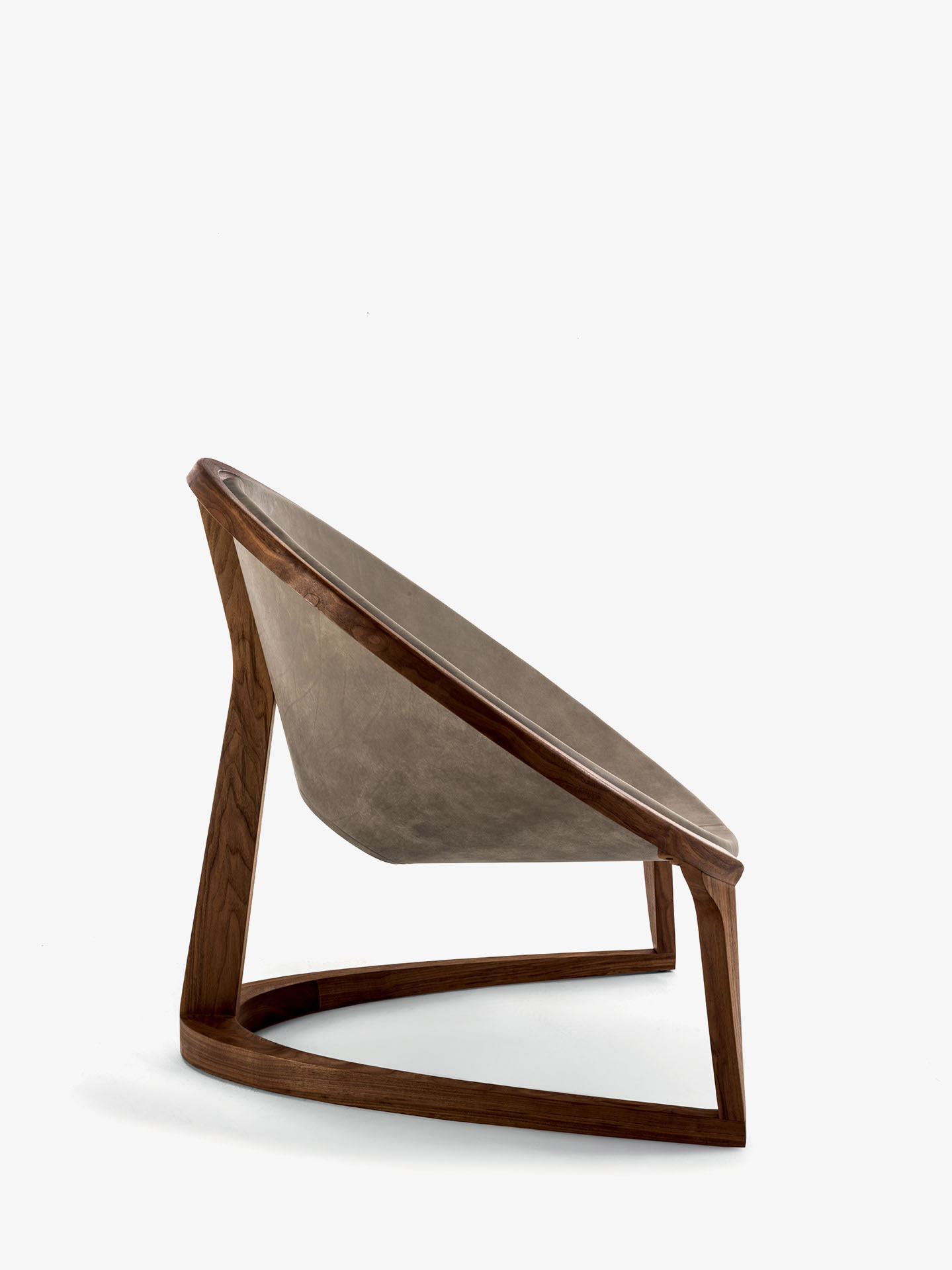 YIN & YANG LOUNGE CHAIR Gallery 2