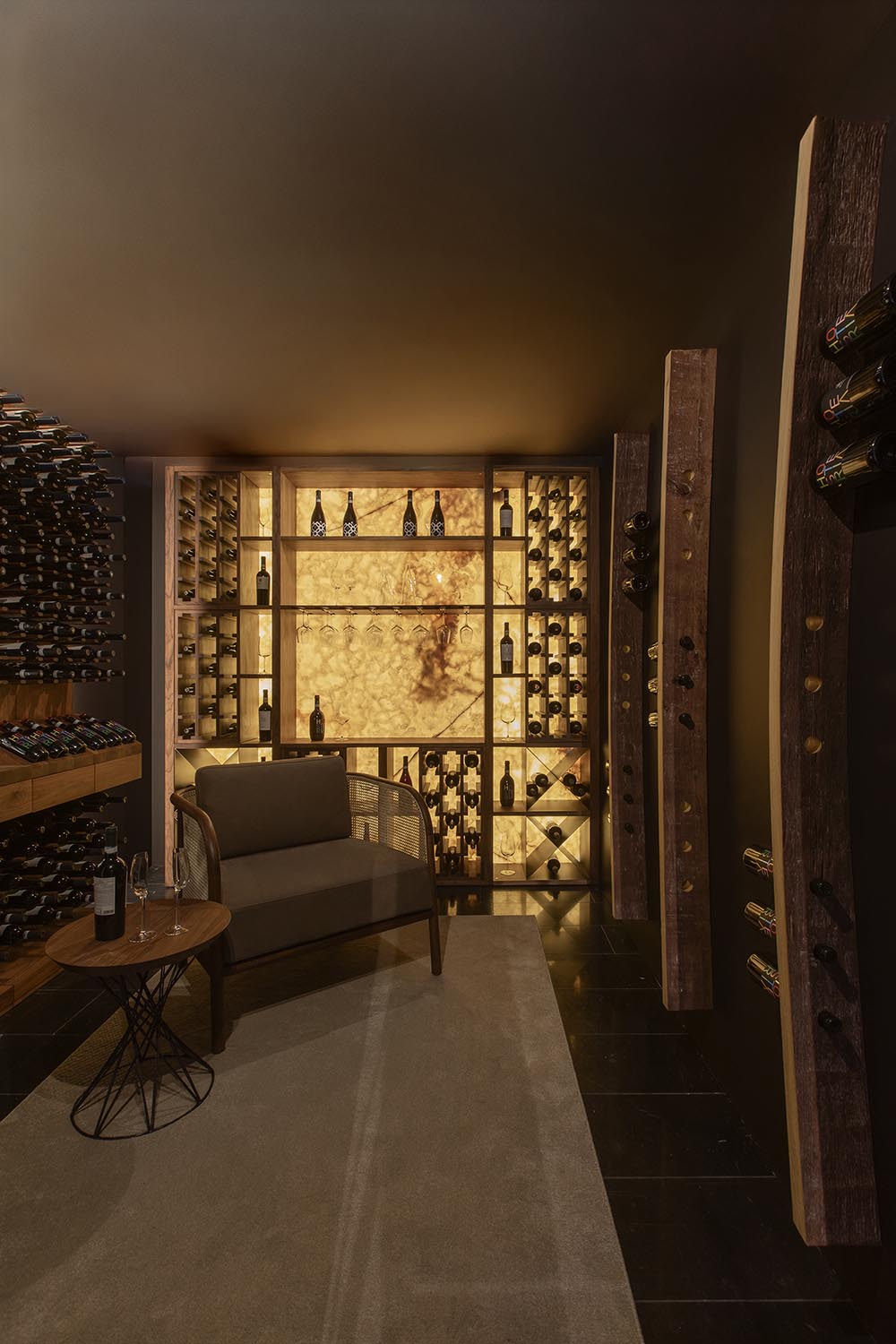 CRU ONYX Gallery 1