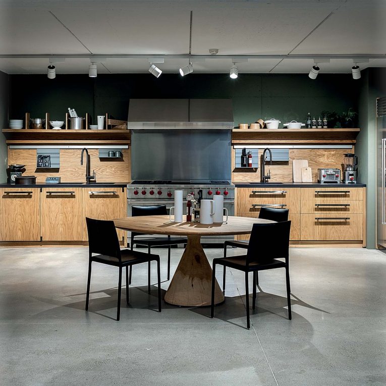 Fitted kitchen with island GRAN GUSTO | Design kitchen | Solid wood kitchen